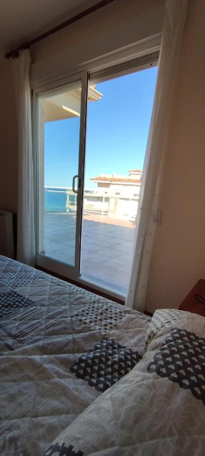 Atico Con Espectacular Terraza Frente Al Mar Apartment Peniscola Luaran gambar