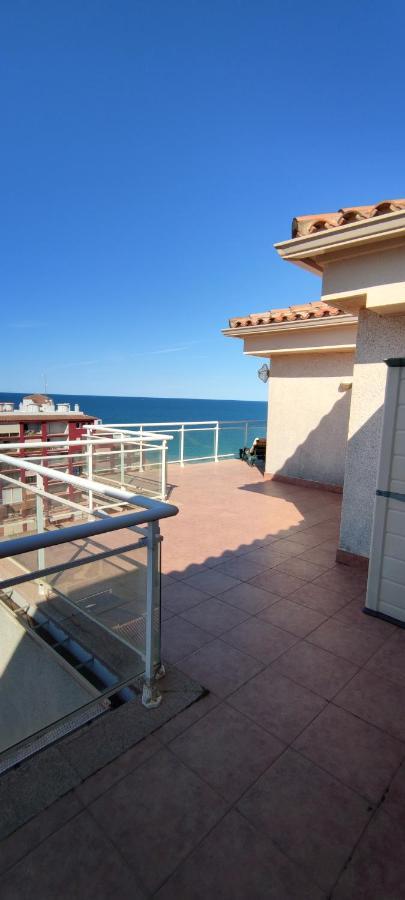 Atico Con Espectacular Terraza Frente Al Mar Apartment Peniscola Luaran gambar
